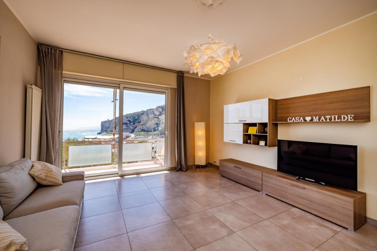 Casa Matilde - Appartamento Vista Mare - Con Posto Auto Finale Ligure Kültér fotó
